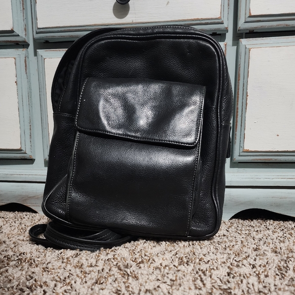 Leather backpack, multiple pockets - Picture 1 of 15